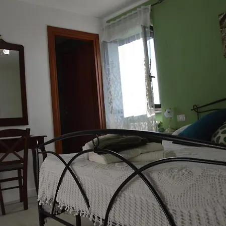 B&B Il Grifo 보마르조